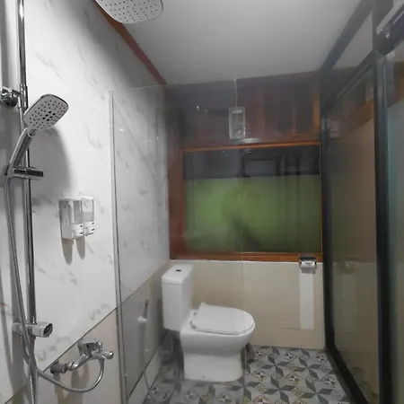 Friendly Homestay Lemukih Singaraja (Bali) Room photo